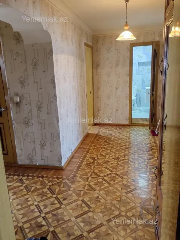 Satılır 3 otaqlı köhnə tikili 81.6 m²