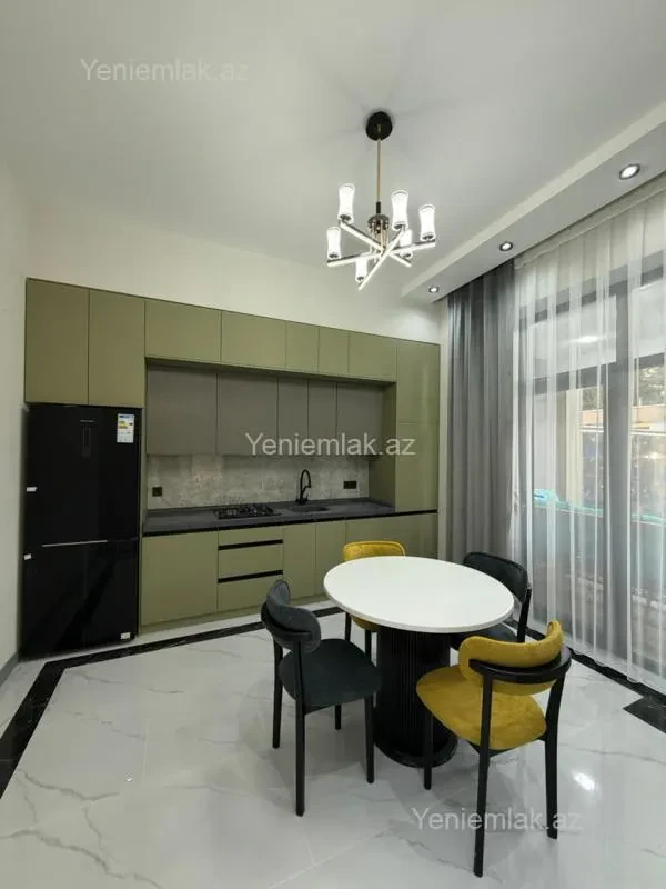 Satılır 4 otaqlı həyət evi 185 m²