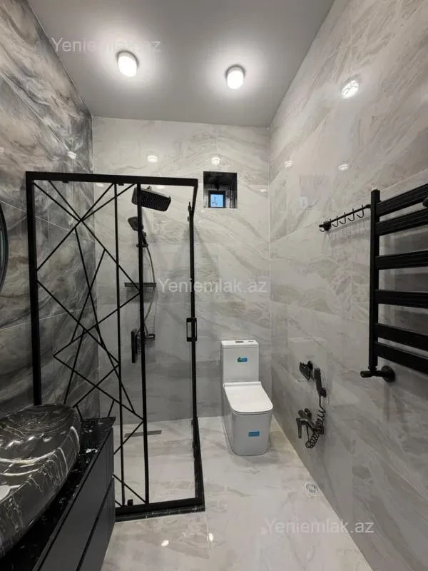 Satılır 4 otaqlı həyət evi 185 m²