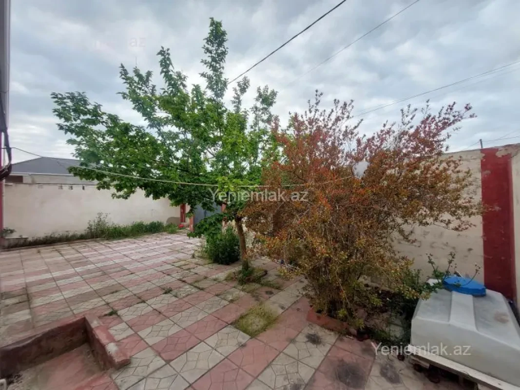 Satılır 3 otaqlı həyət evi 100 m²