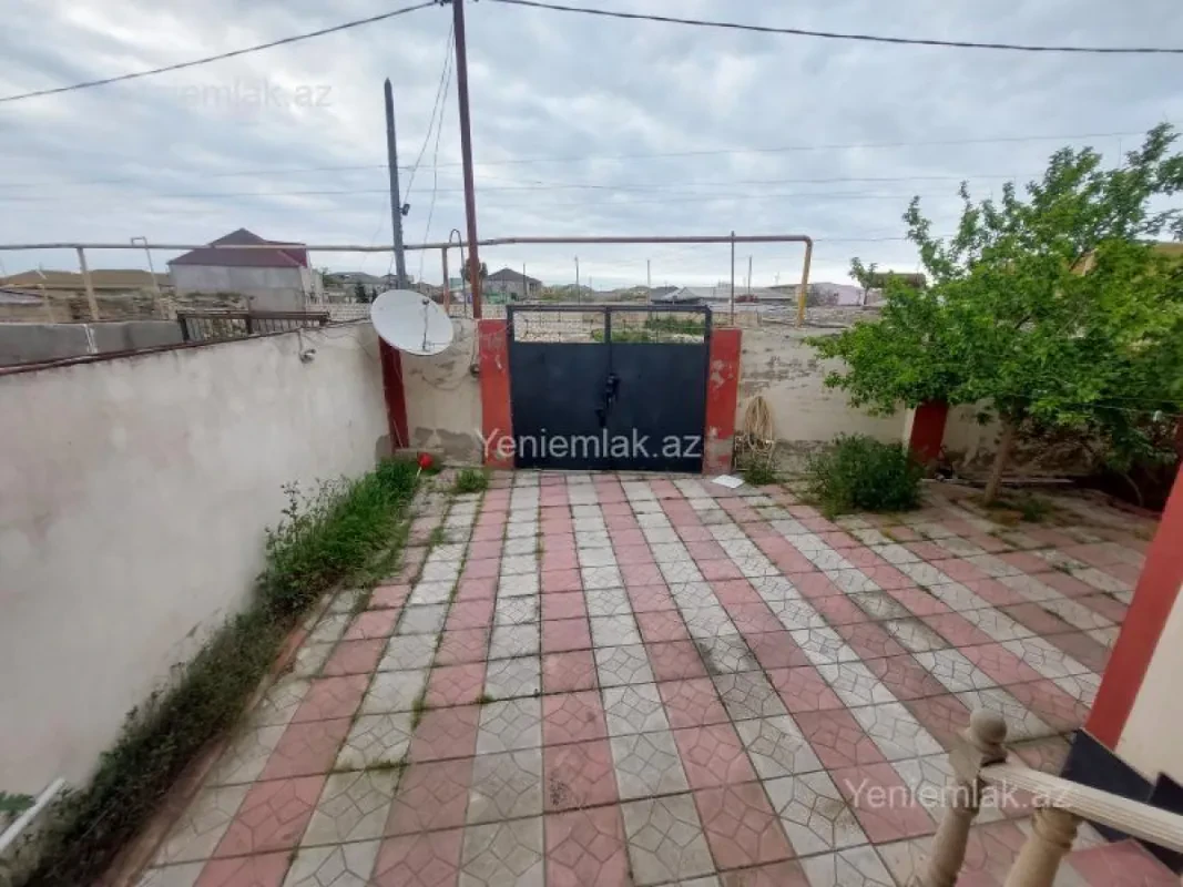 Satılır 3 otaqlı həyət evi 100 m²