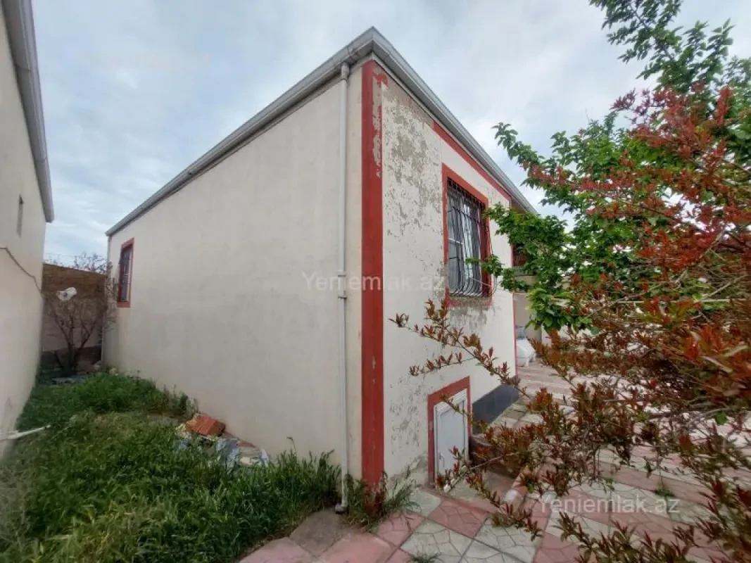 Satılır 3 otaqlı həyət evi 100 m²