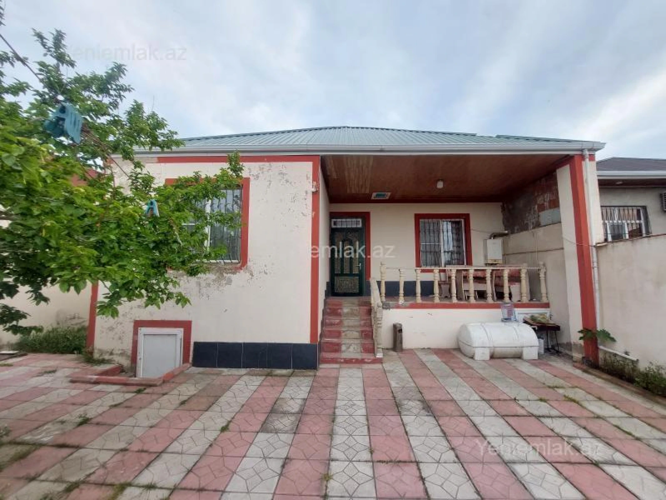 Satılır 3 otaqlı həyət evi 100 m²