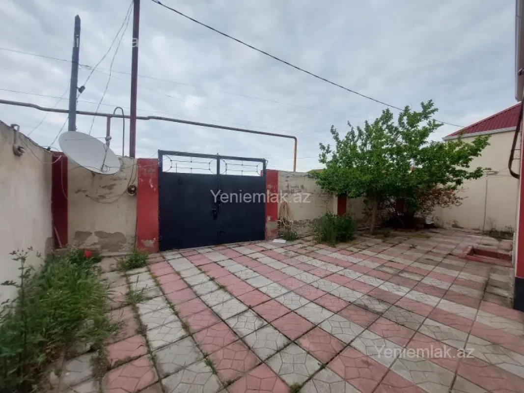 Satılır 3 otaqlı həyət evi 100 m²