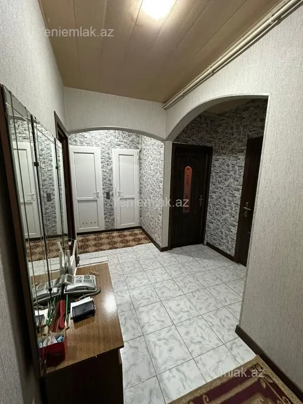 Satılır 3 otaqlı köhnə tikili 75 m²