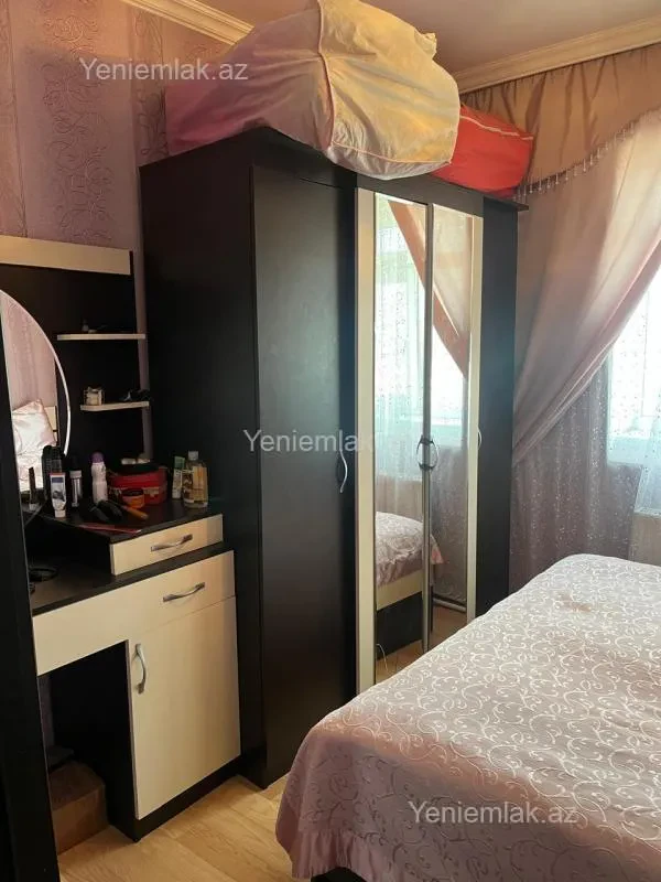 Satılır 3 otaqlı köhnə tikili 70 m²