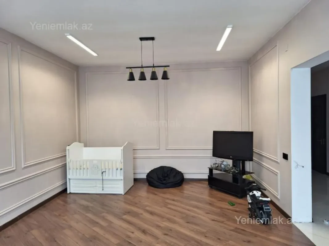 Satılır 4 otaqlı həyət evi 160 m²