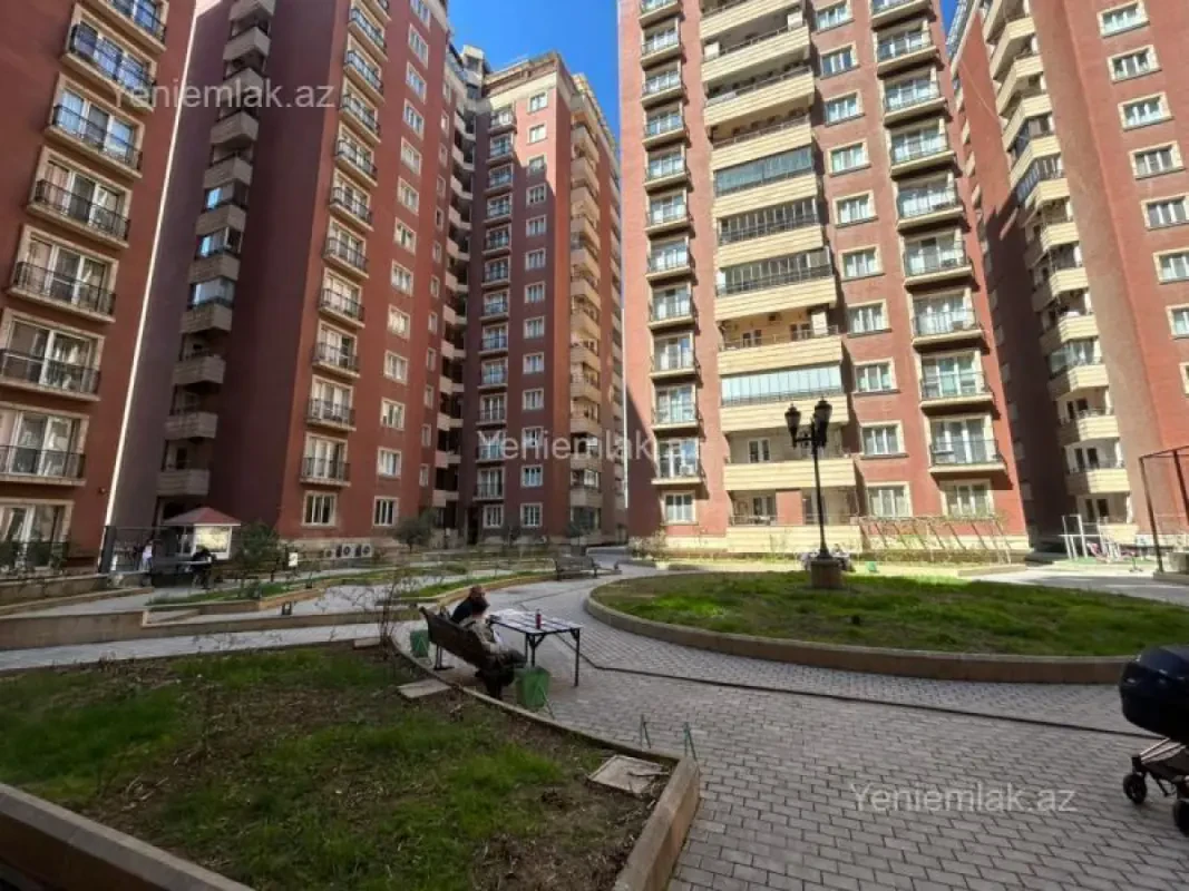 Satılır 5 otaqlı yeni tikili 250 m²