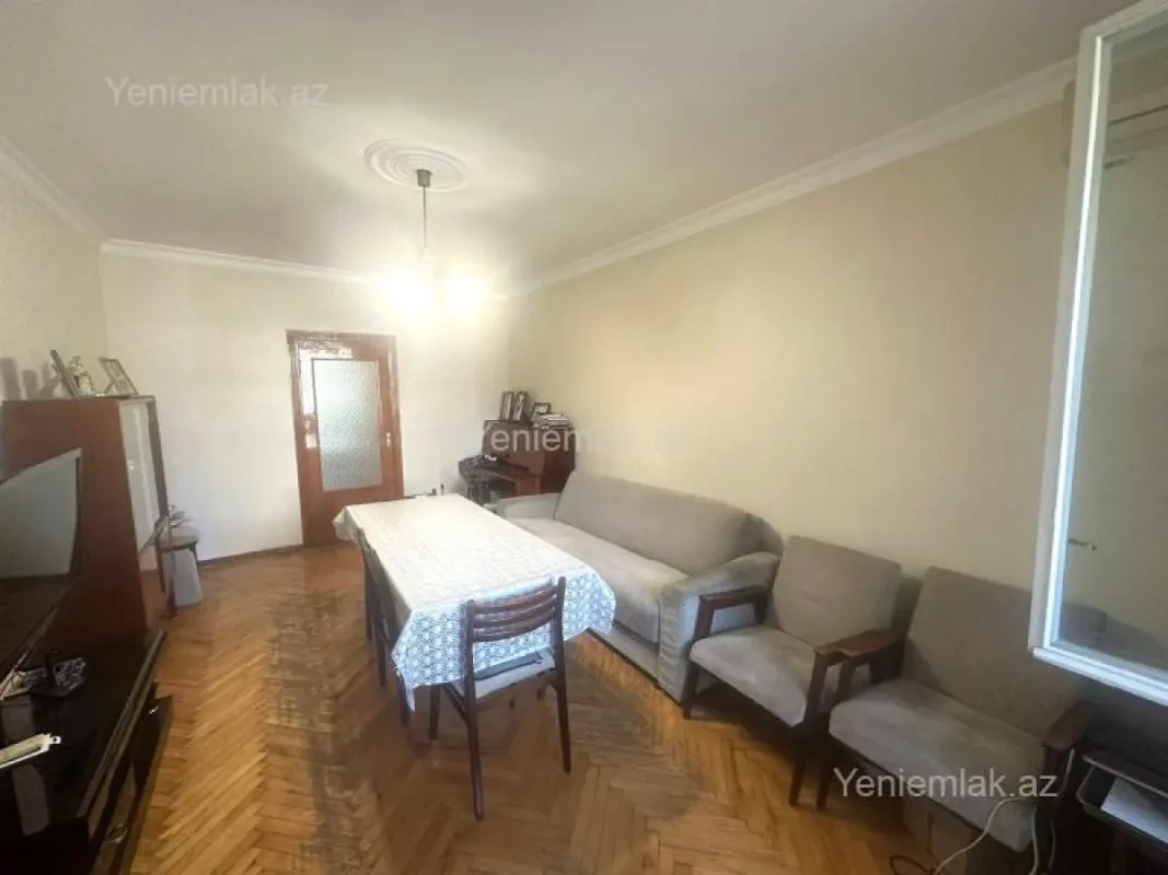 Satılır 3 otaqlı köhnə tikili 90 m²