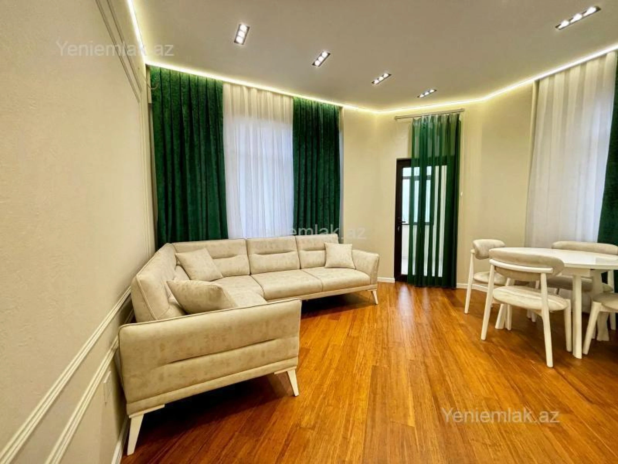 Satılır 2 otaqlı yeni tikili 70 m²