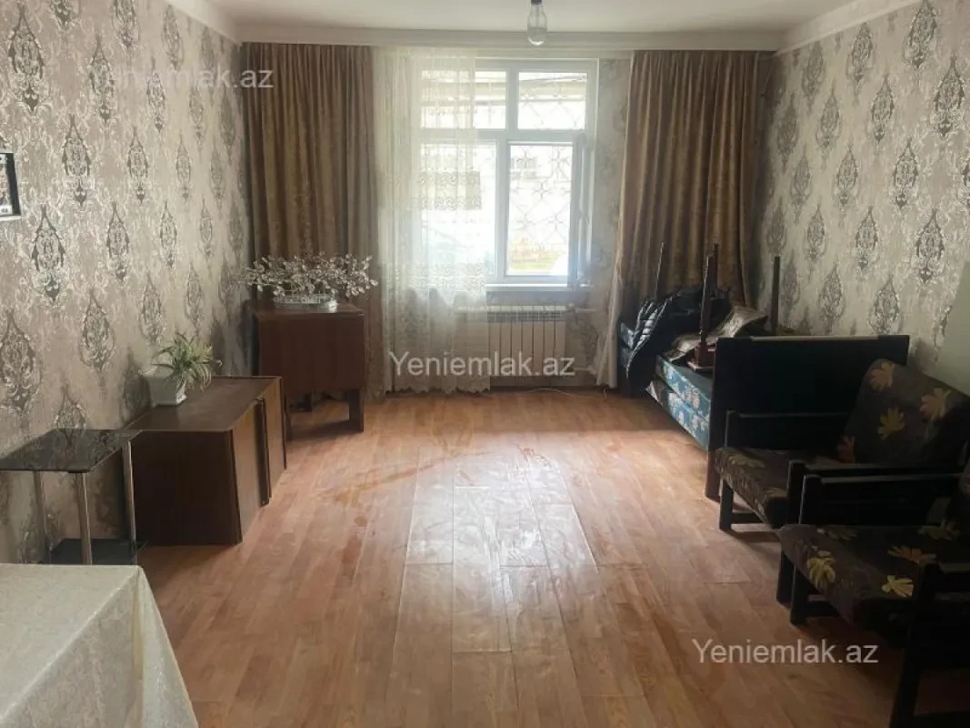 Satılır 1 otaqlı köhnə tikili 40 m²
