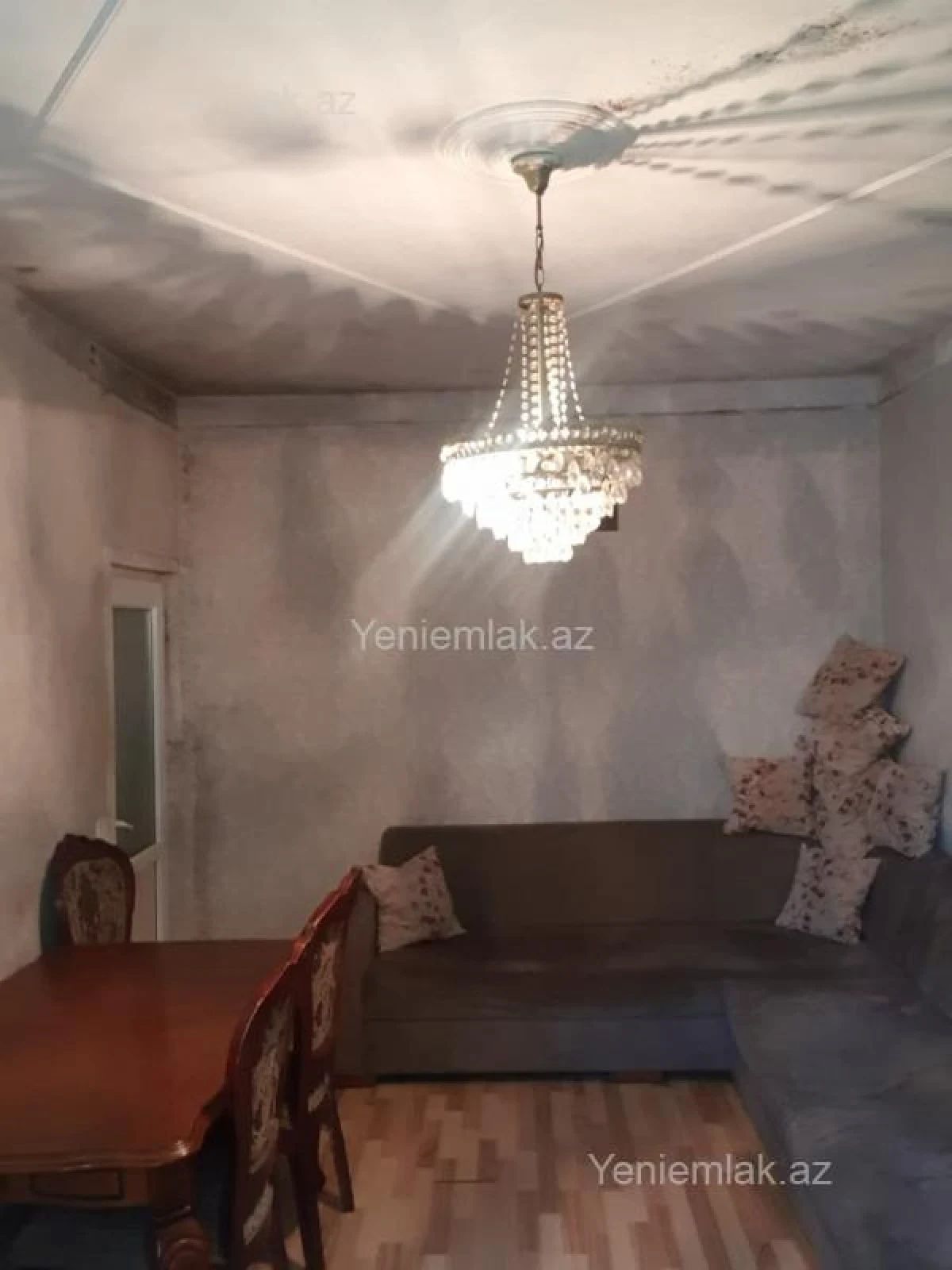 Satılır 1 otaqlı köhnə tikili 50 m²
