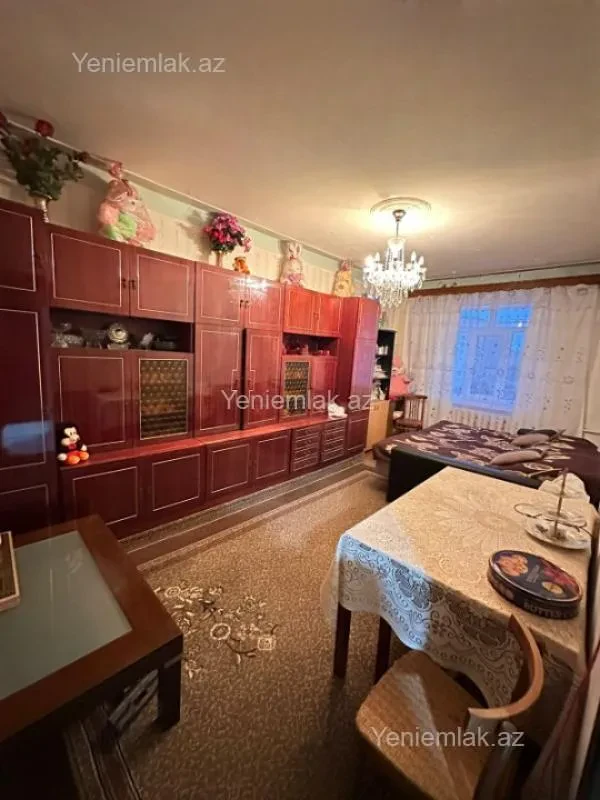 Satılır 3 otaqlı köhnə tikili 85 m²