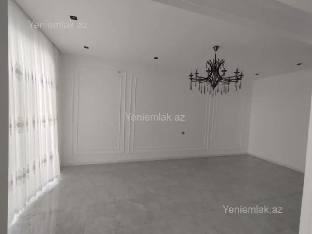 Satılır 5 otaqlı həyət evi 200 m²