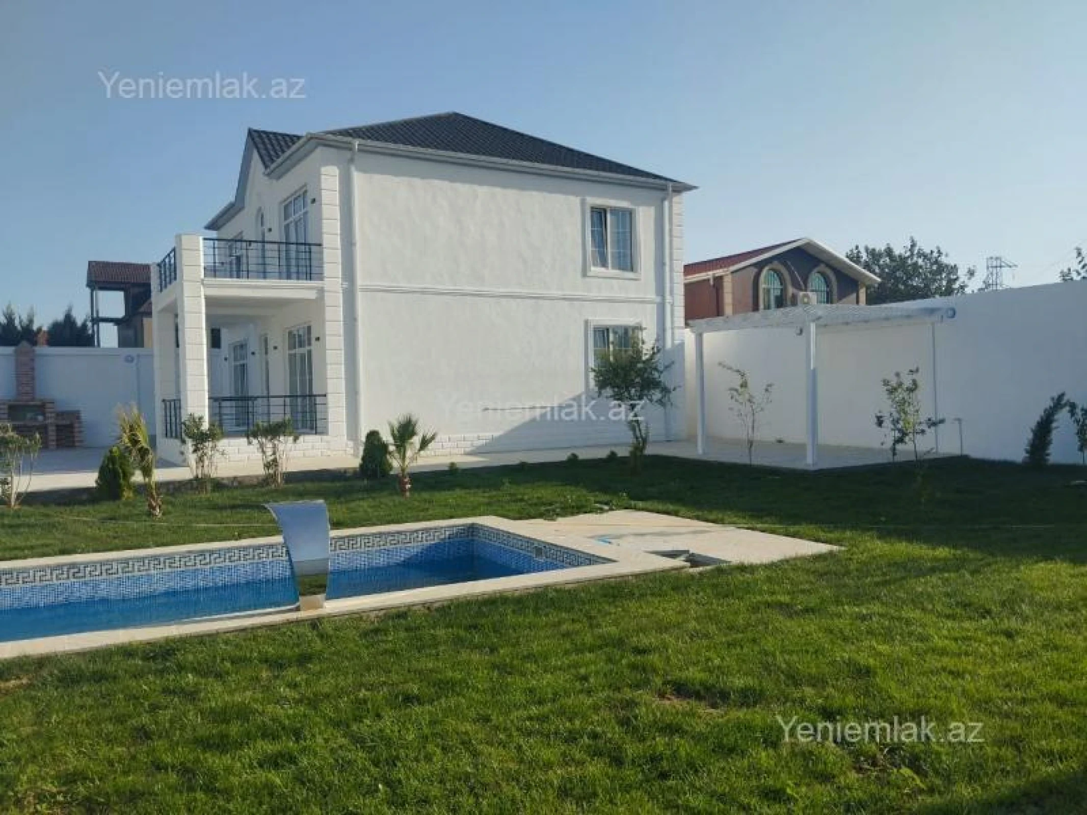Satılır 5 otaqlı həyət evi 200 m²