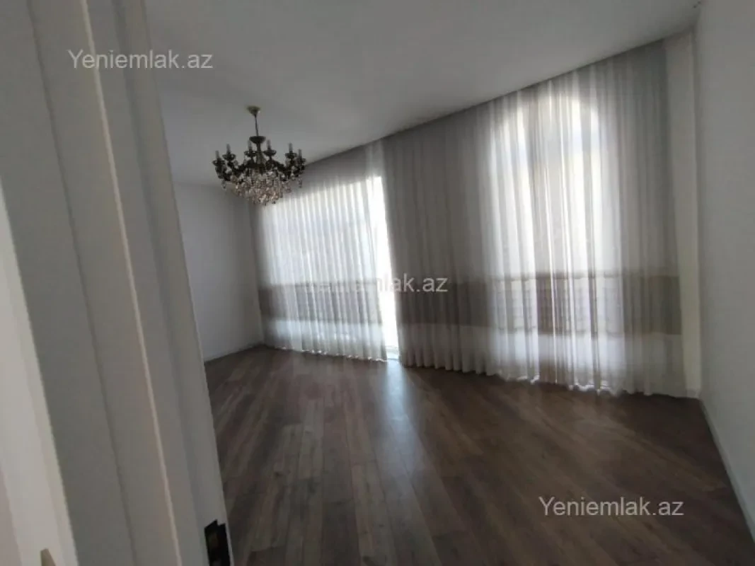 Satılır 5 otaqlı həyət evi 200 m²