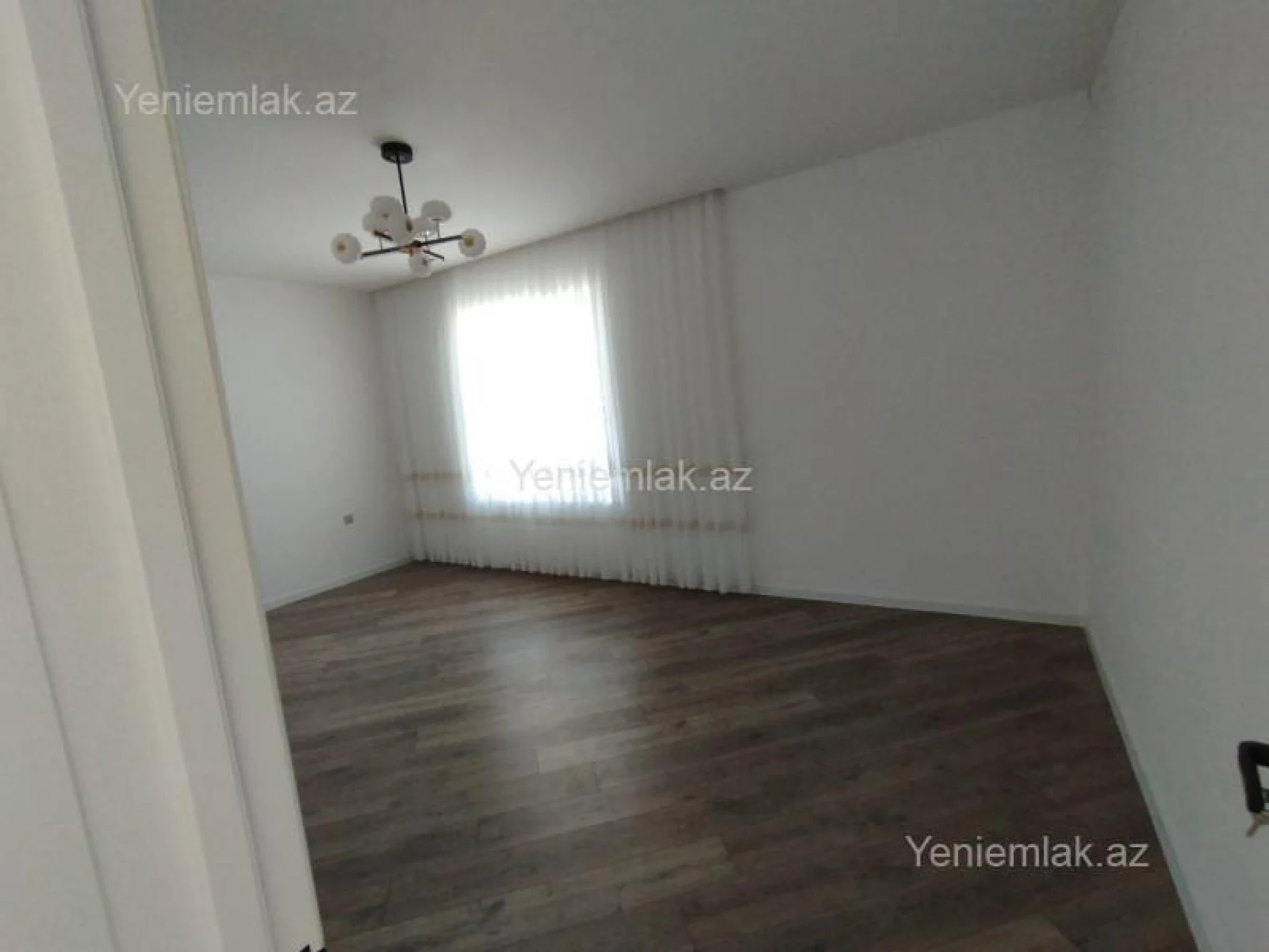 Satılır 5 otaqlı həyət evi 200 m²