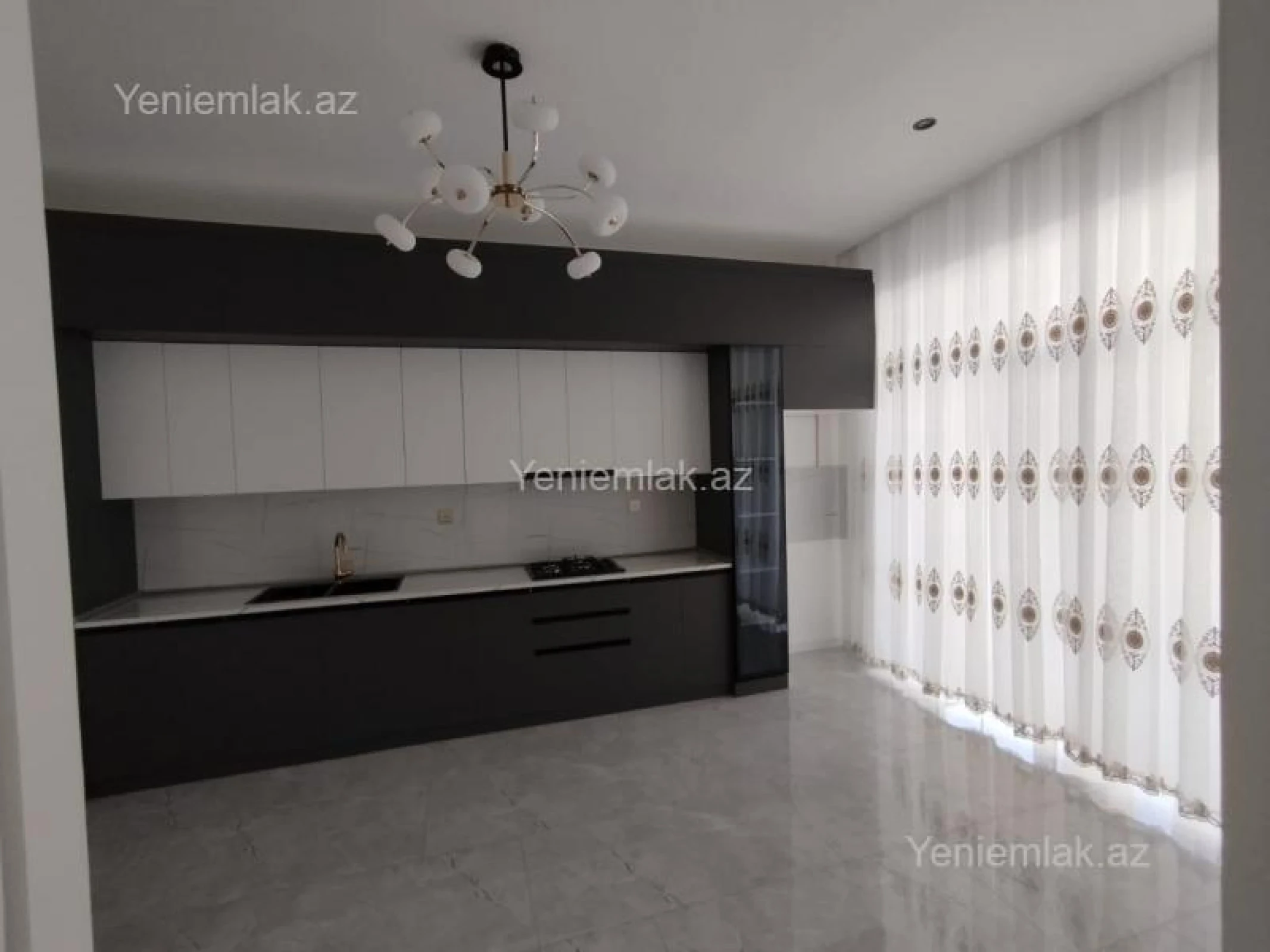 Satılır 5 otaqlı həyət evi 200 m²