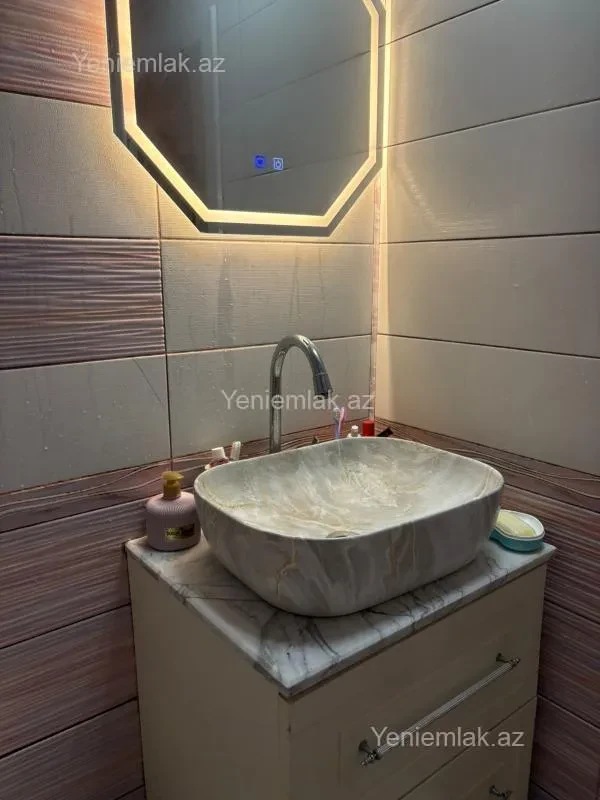 Satılır 3 otaqlı köhnə tikili 55 m²