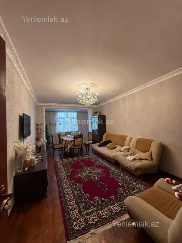 Satılır 3 otaqlı köhnə tikili 100 m²