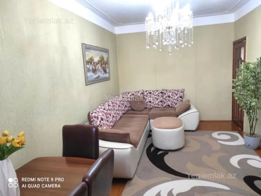 Satılır 3 otaqlı köhnə tikili 85 m²