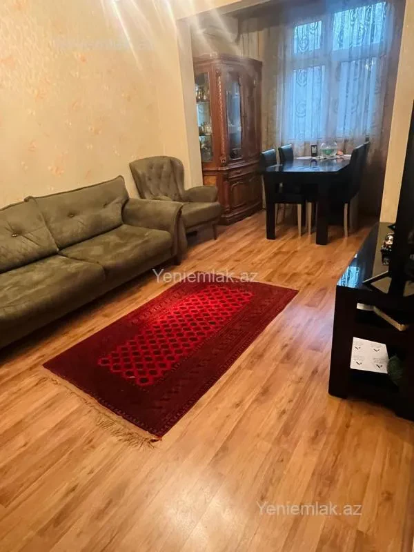 Satılır 2 otaqlı köhnə tikili 40 m²