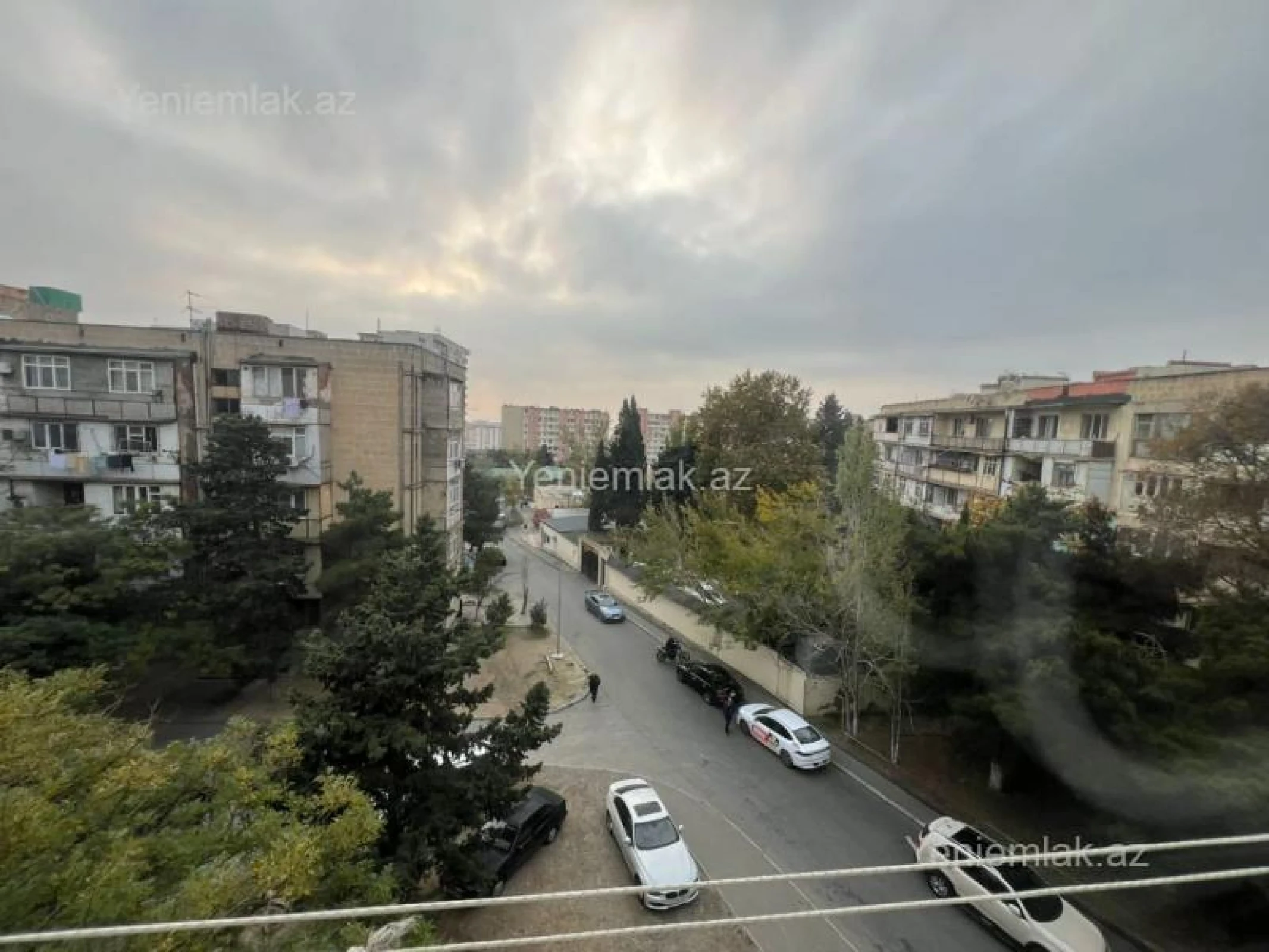 Satılır 2 otaqlı köhnə tikili 55 m²