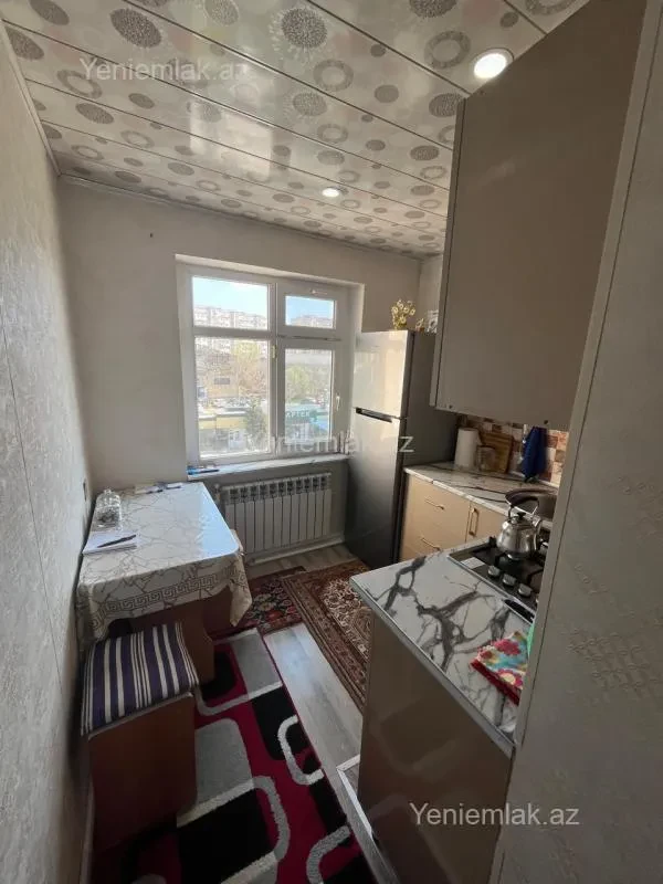 Satılır 1 otaqlı köhnə tikili 30 m²