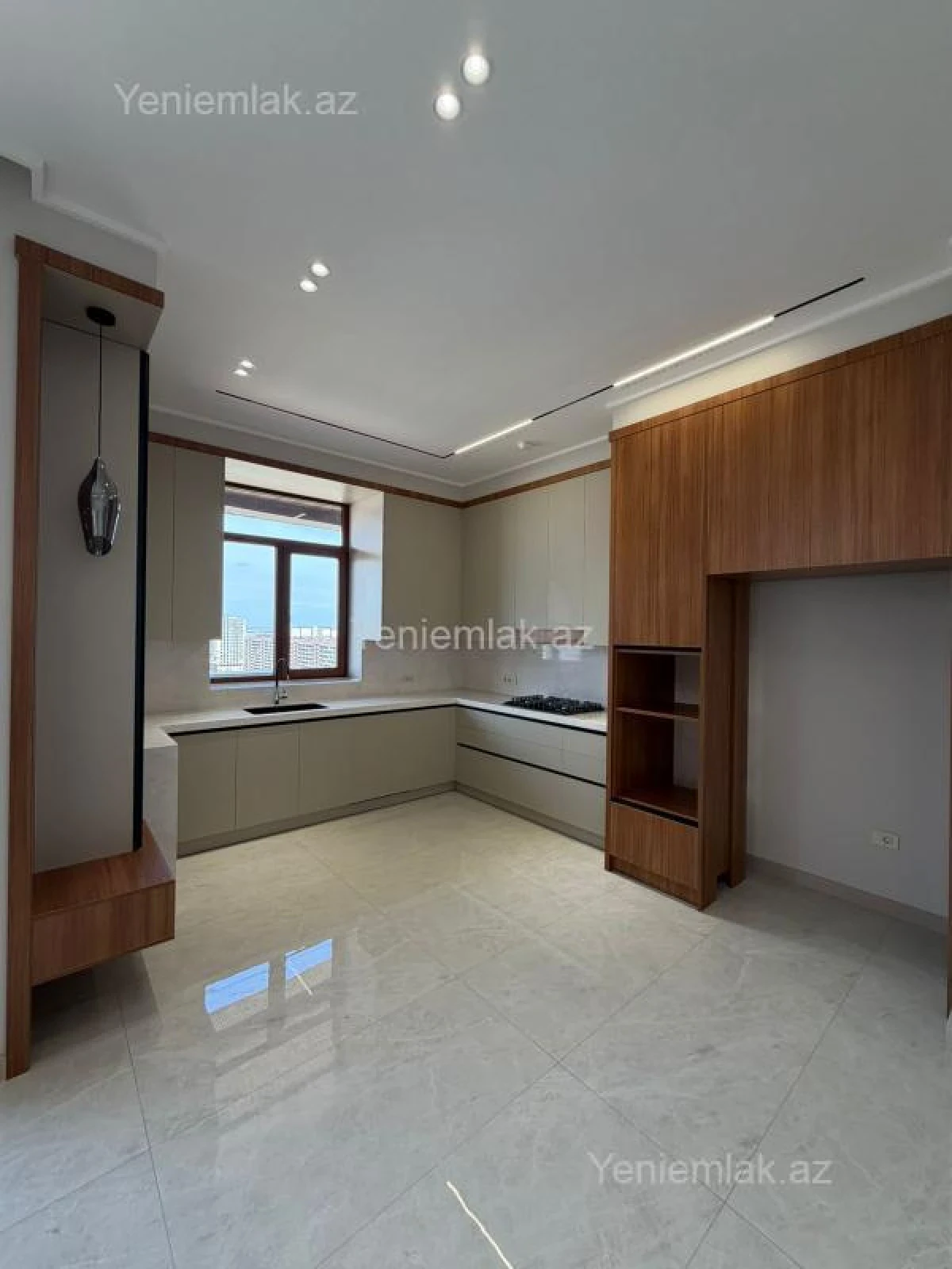Satılır 4 otaqlı yeni tikili 216 m²