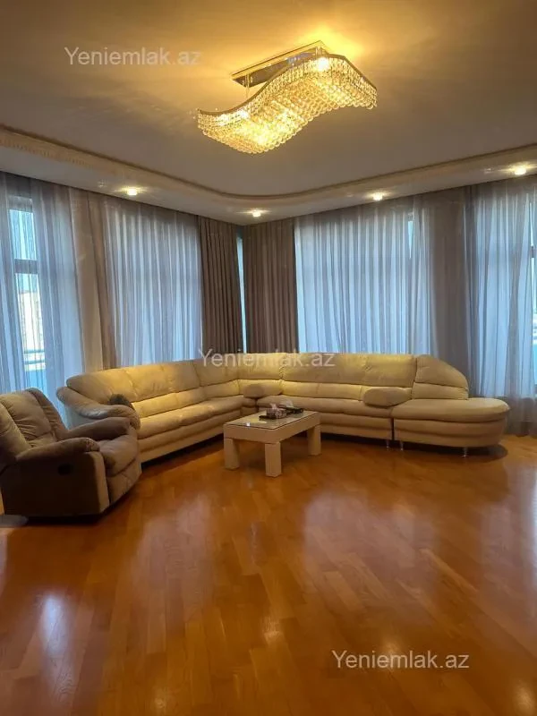 Satılır 4 otaqlı yeni tikili 235.5 m²