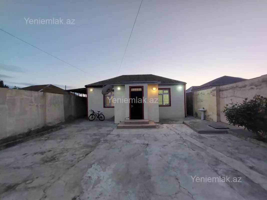 Satılır 3 otaqlı həyət evi 100 m²