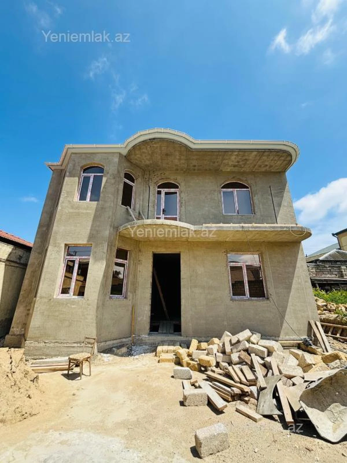 Satılır 5 otaqlı həyət evi 200 m²