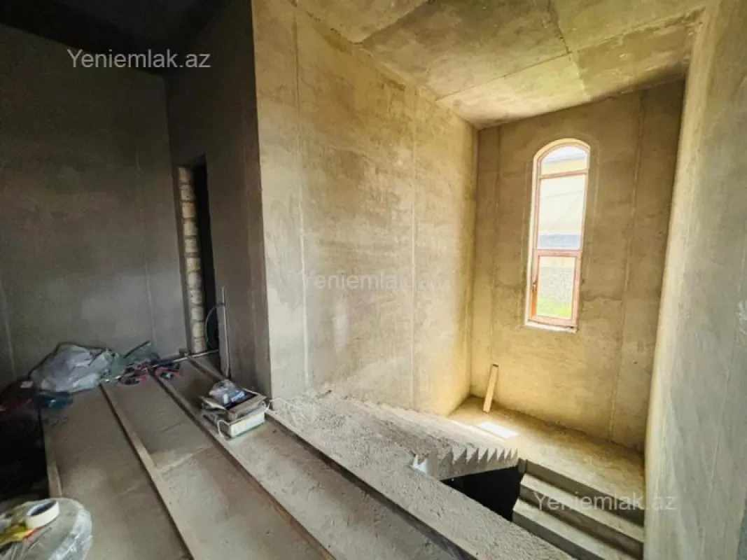 Satılır 5 otaqlı həyət evi 200 m²