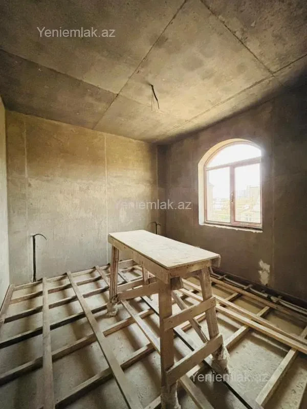 Satılır 5 otaqlı həyət evi 200 m²