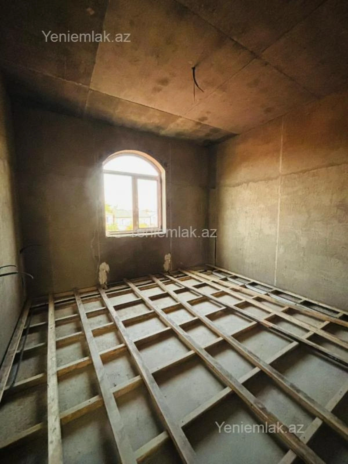 Satılır 5 otaqlı həyət evi 200 m²
