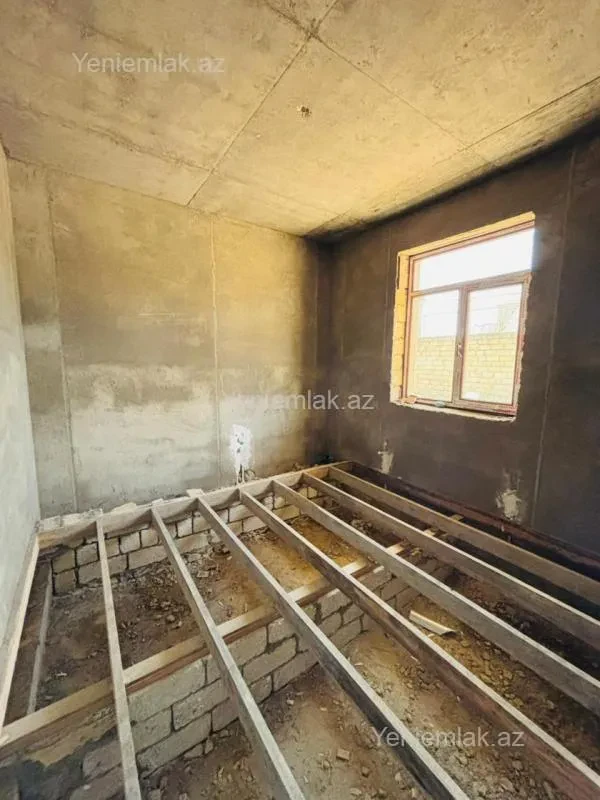 Satılır 5 otaqlı həyət evi 200 m²