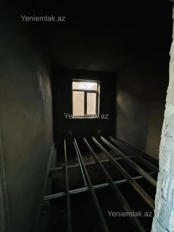 Satılır 5 otaqlı həyət evi 200 m²
