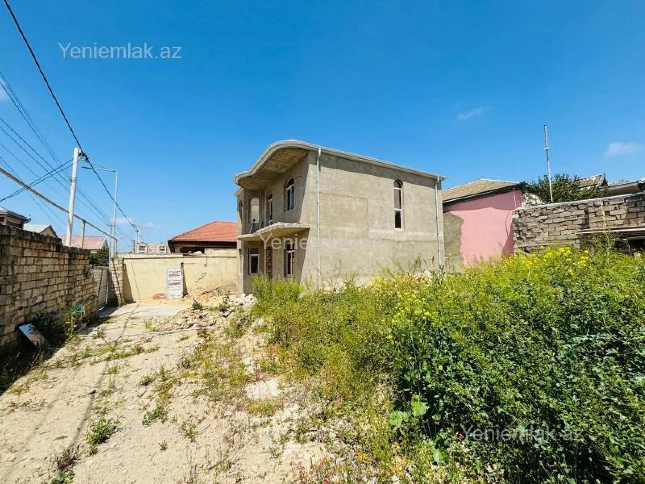 Satılır 5 otaqlı həyət evi 200 m²