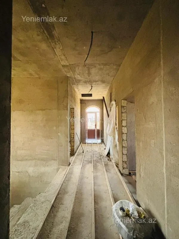 Satılır 5 otaqlı həyət evi 200 m²