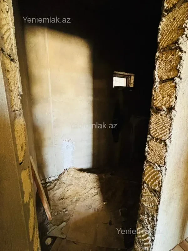 Satılır 5 otaqlı həyət evi 200 m²