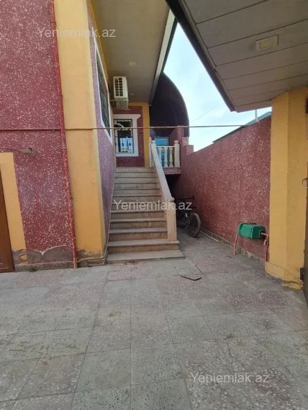 Satılır 4 otaqlı həyət evi 146 m²