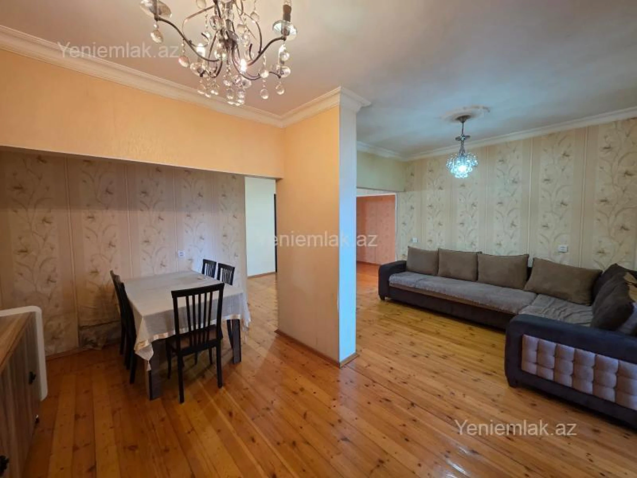 Satılır 4 otaqlı köhnə tikili 120 m²