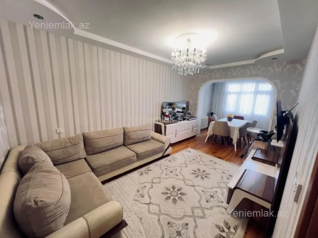 Satılır 4 otaqlı köhnə tikili 100 m²