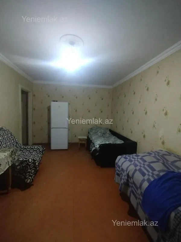 Satılır 1 otaqlı köhnə tikili 32 m²