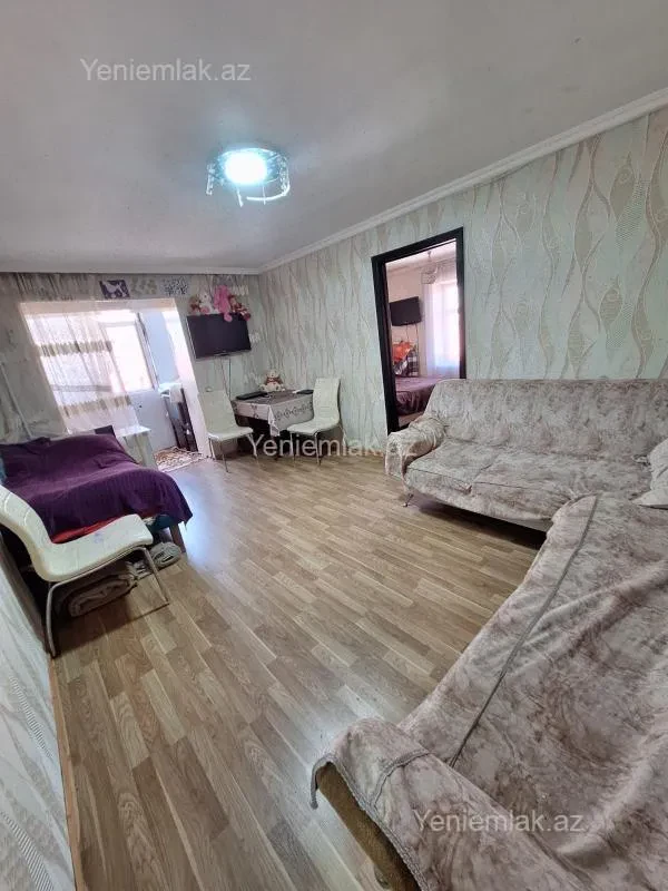Satılır 2 otaqlı köhnə tikili 50 m²