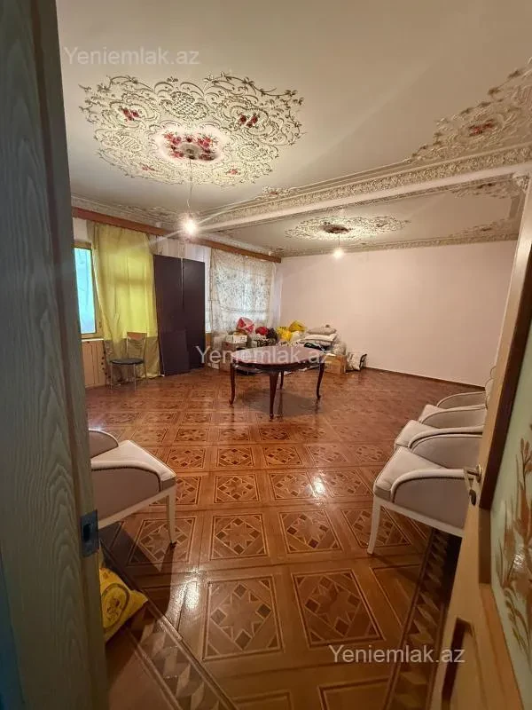 Satılır 5 otaqlı köhnə tikili 120 m²