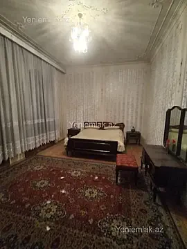 Satılır 5 otaqlı həyət evi 500 m²