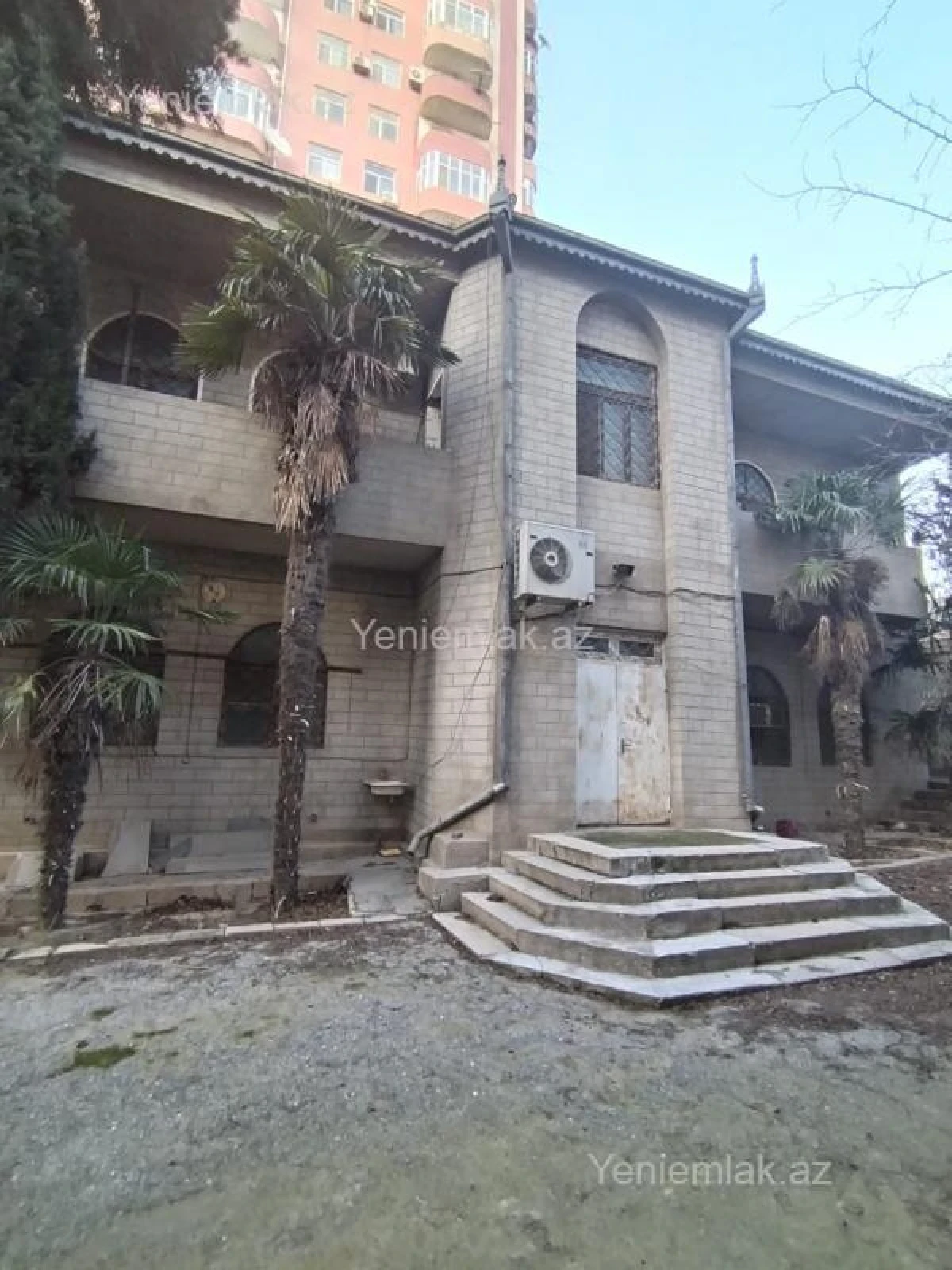 Satılır 5 otaqlı həyət evi 500 m²