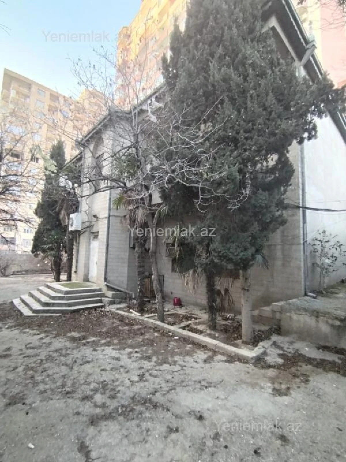 Satılır 5 otaqlı həyət evi 500 m²