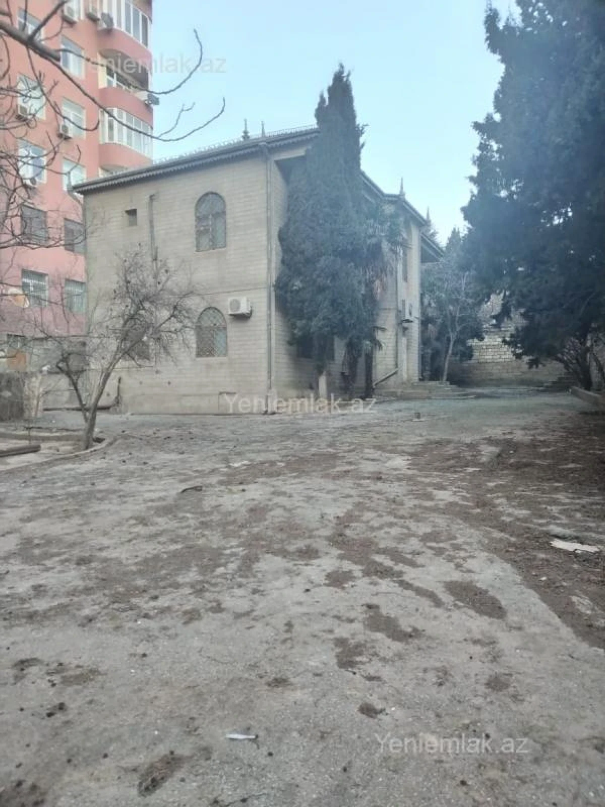Satılır 5 otaqlı həyət evi 500 m²